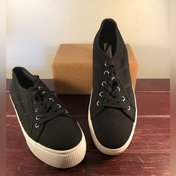 Steve Madden Emmi Canvas Lace Up Platform Sneakers 1.5" Heel Black Size 10 - Picture 1 of 11